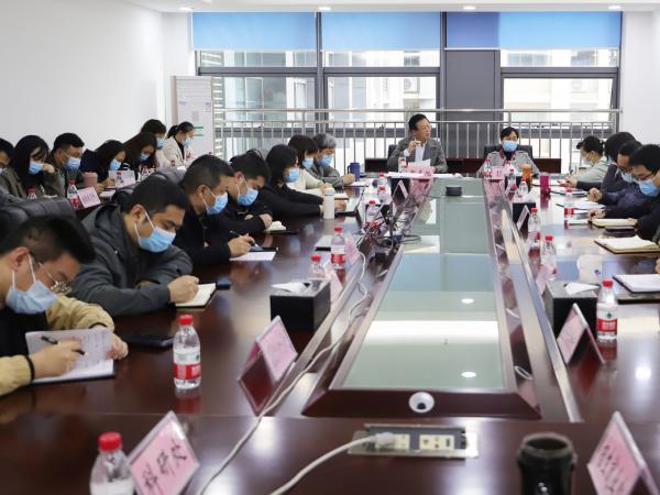 学校召开专题会要求  通过“四不”“两抓”坚决打赢校园疫情防控阻击战