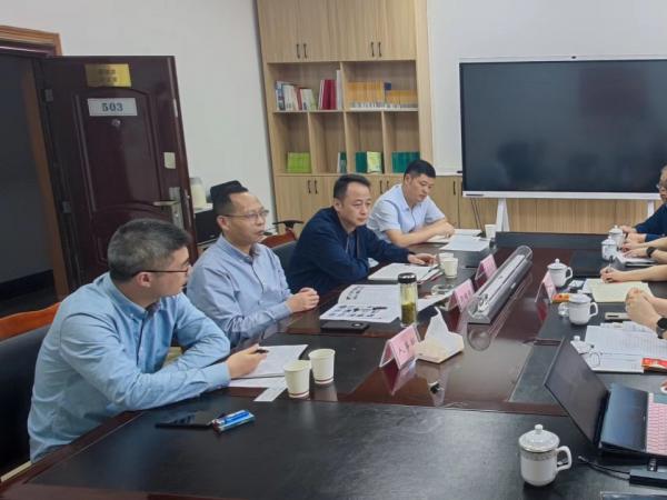 学校董事长张东旭带队到中国铁路成都局集团公司调研交流