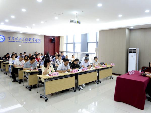 市人大机关党组成员、市纪委派驻纪检监察组组长陈光海到电子游戏作党风廉政建设专题讲座