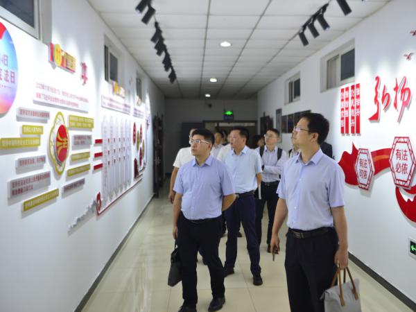 电子游戏被命名为重庆市首批“新时代依法治校示范校”