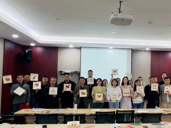 学校举行主题党建沙龙活动