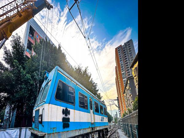重庆运输职院又引入一台现役铁道机车装具用于教学