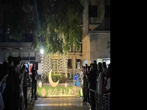 校园“蓝花楹之约”首场星空音乐会举行