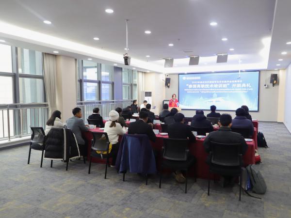 2023年泰国高铁技术培训班在电子游戏科学城主校区开班