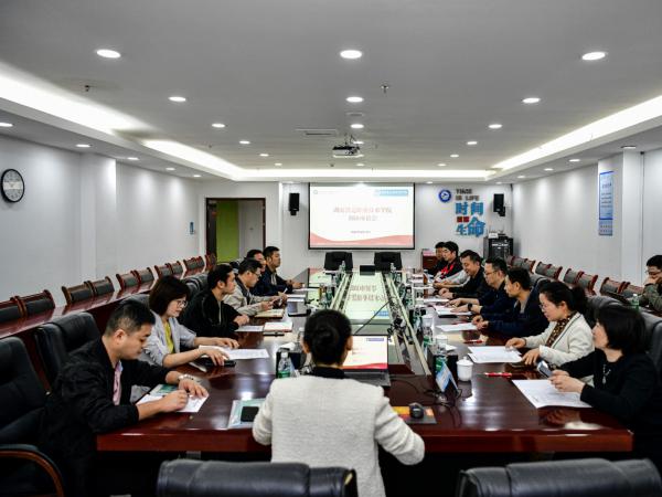 湖南铁道职业技术学院副校长唐伟奇率队到电子游戏调研