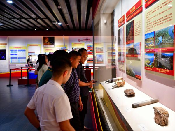 机关一党支部围绕学习贯彻总体国家安全观开展主题党日活动