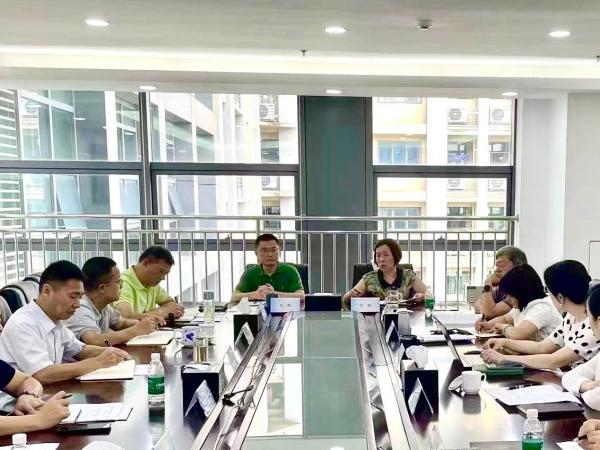 学校召开党委会 传达学习党的二十届三中全会精神