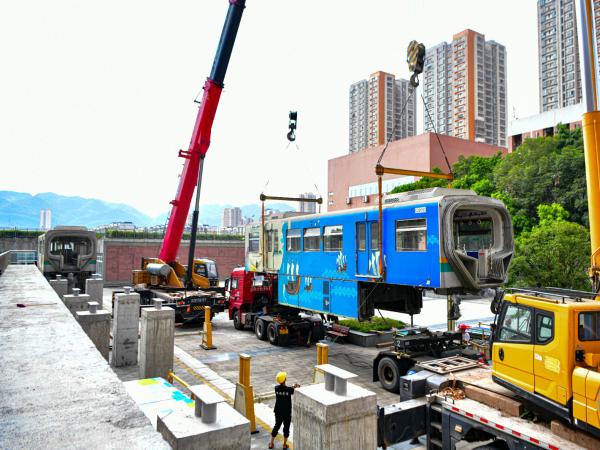 电子游戏在全国率先将跨座式单轨车辆引进校园用于教学