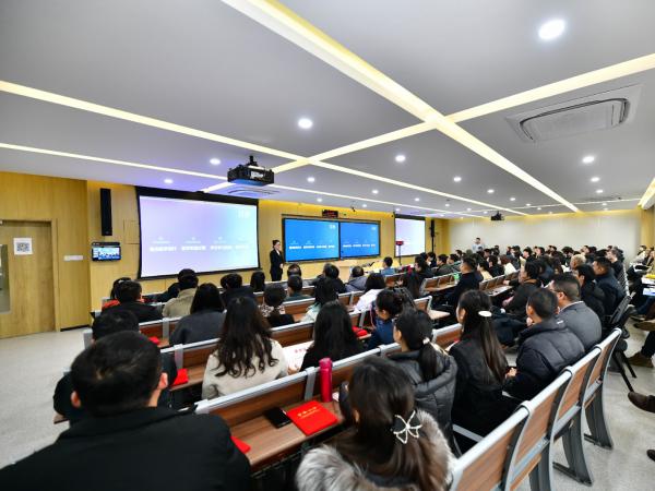 刘林等校领导出席学校2024年教学能力大赛开幕式并为电子游戏获教学能力大赛市赛奖项的团队颁奖