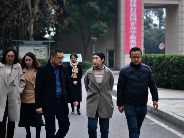 重庆交通开投集团党委委员、财务总监冷湘带队到电子游戏检查督导岁末年初安全工作