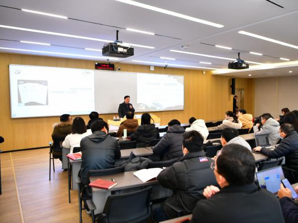 学校举办党务工作专题培训