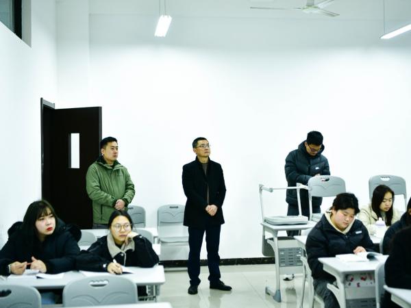 刘林等校领导带队检查督导春季学期教学运行情况