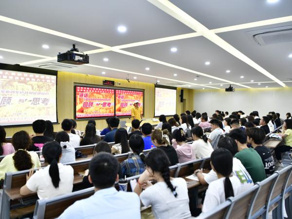 学校邀请西南大学课程思政教学研究顾问刘增宪教授 做客交通文化大讲堂