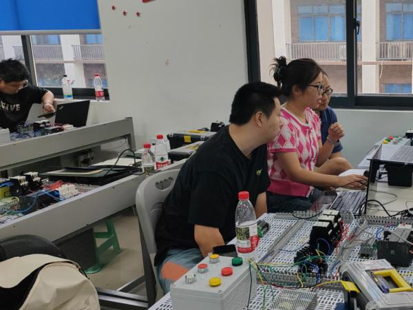 电子游戏承办2025年产业工人（含农民工）素质和技能提升专项活动